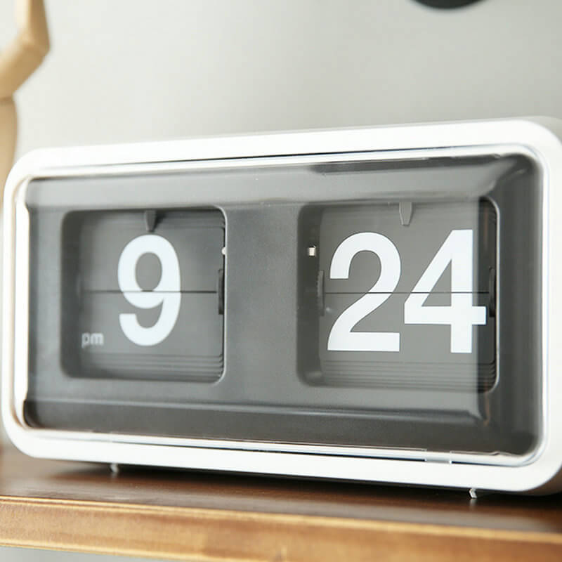 White Color Flip Desk Clock , Solid Wood Base Design Auto Flip Clock  Desktop , Large Number Page Turning Table Clock Battery Pow